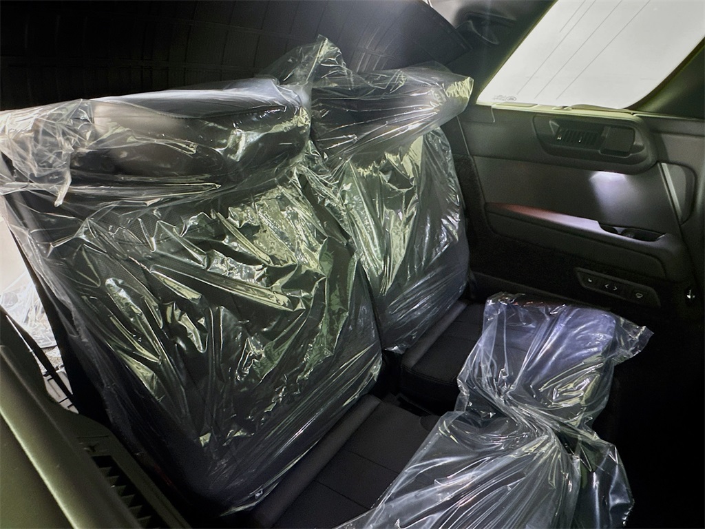 2025 Land Rover Range Rover SE photo 24