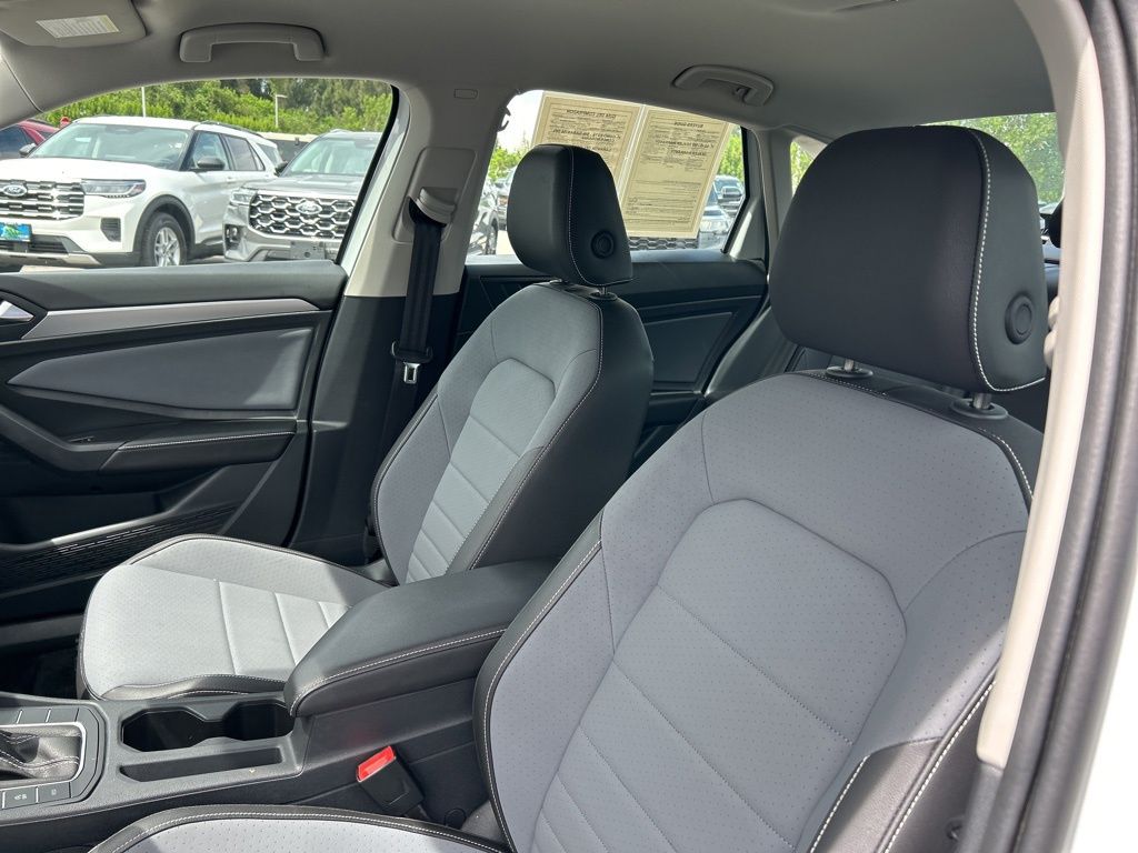 2025 Volkswagen Jetta 1.5T SE photo 15