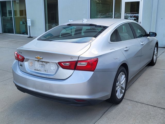 2018 Chevrolet Malibu 1LT photo 2