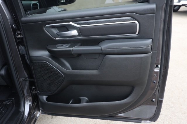 New 2026 Granite Crystal Metallic Clear-Coat Exterior Paint RAM Big Horn/Lone Star image 17