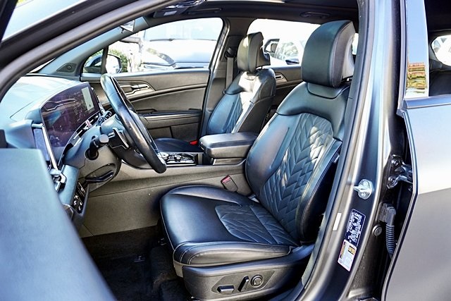 Used 2025 Gray Kia X-Line Prestige image 17