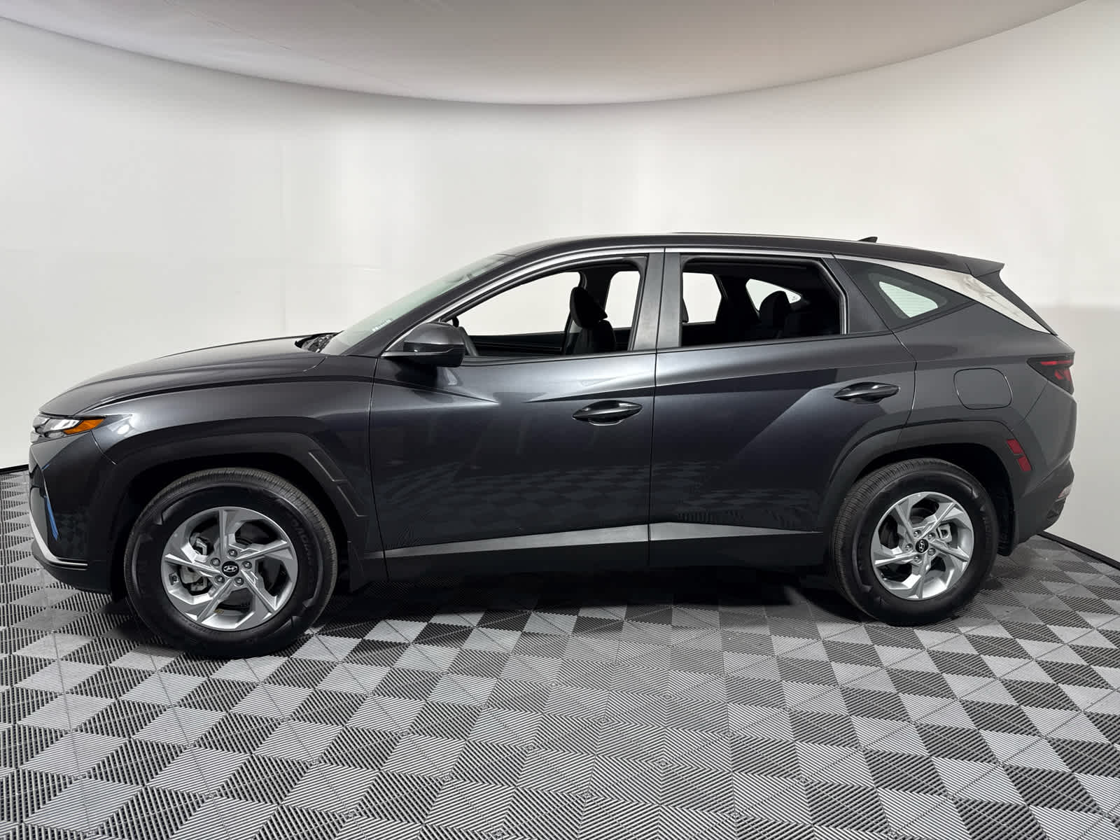 2024 Hyundai Tucson SE photo 3