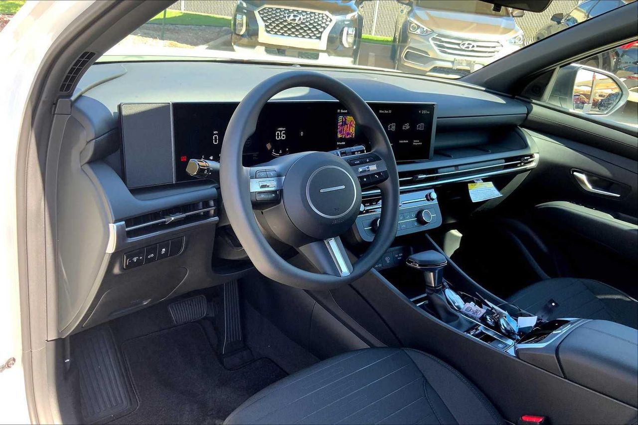 2026 Hyundai Santa Cruz SE photo 7