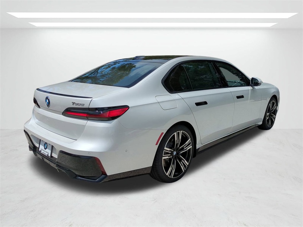 2025 Bmw 750e photo 4