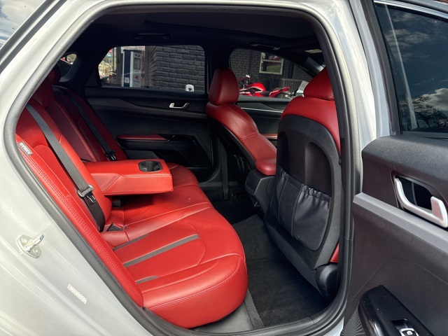 2024 Kia K5 GT-Line photo 11