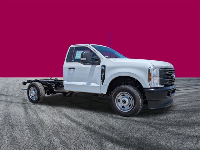 2025 Ford F-350 XL photo 2
