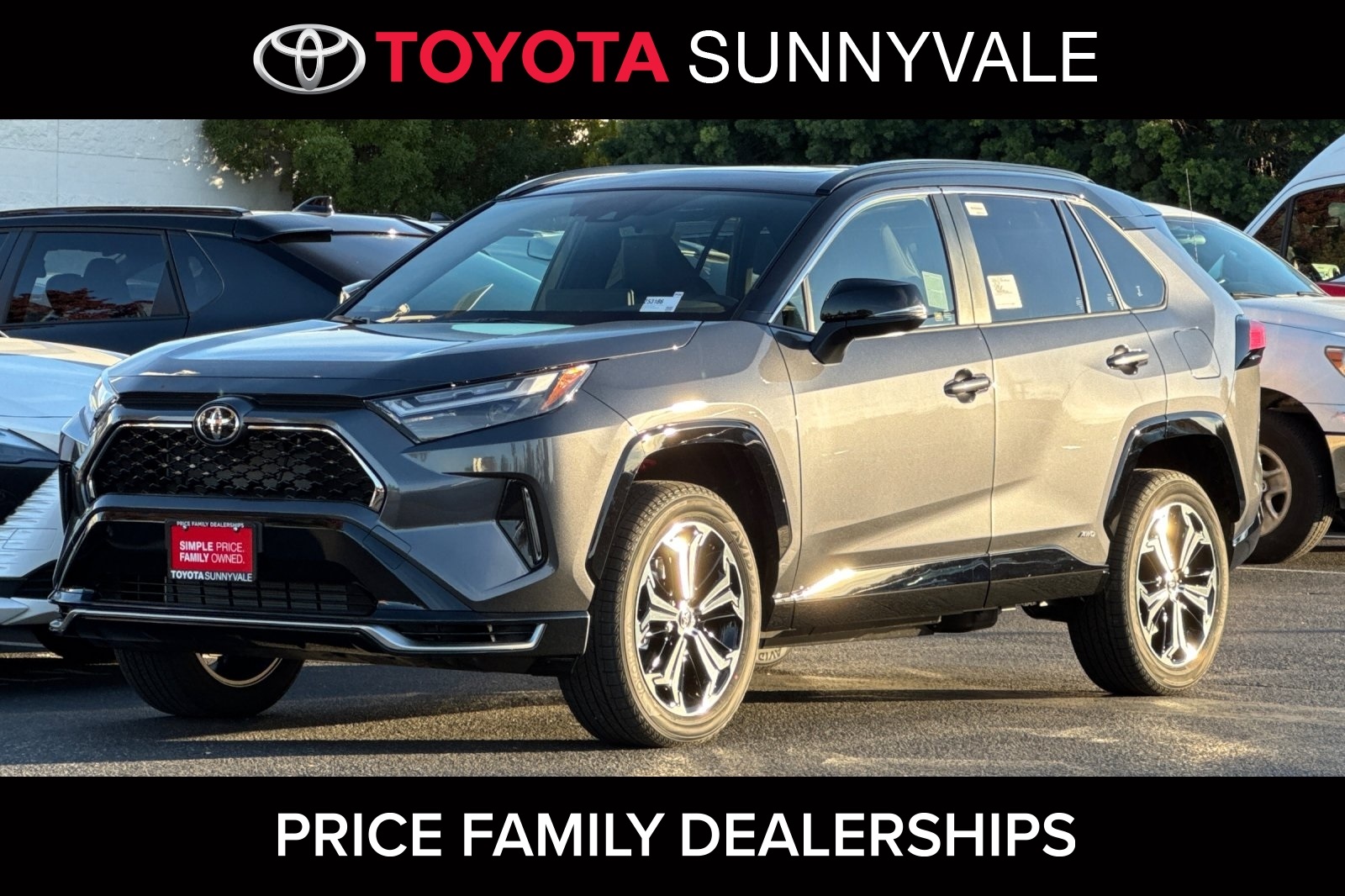 2025 Toyota RAV4 XSE's photo