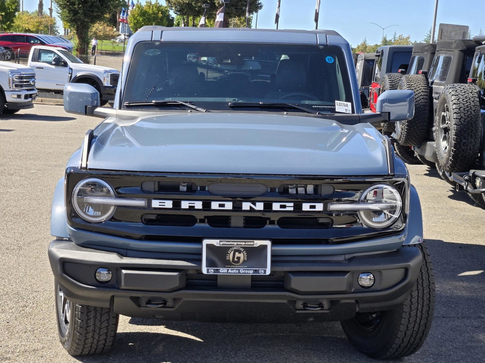 2025 Ford Bronco Outer Banks photo 2