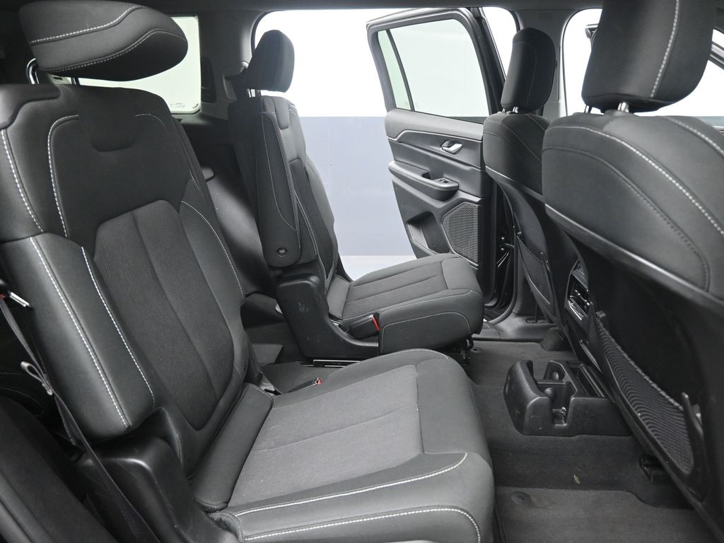 2023 Jeep Grand Cherokee Laredo photo 24