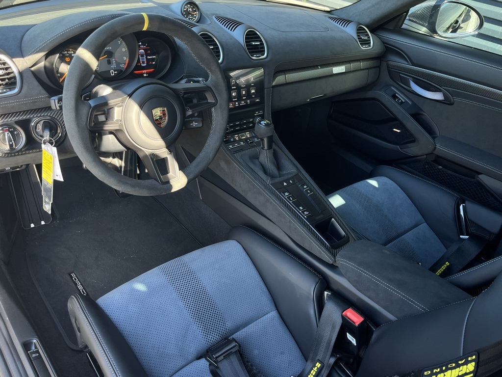 2025 Porsche Cayman GT4 RS photo 4