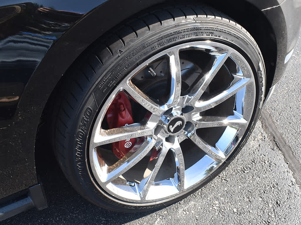 2012 Ford Mustang GT Premium photo 9