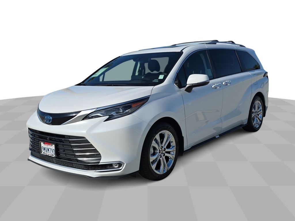 2024 Toyota Sienna Platinum photo 4