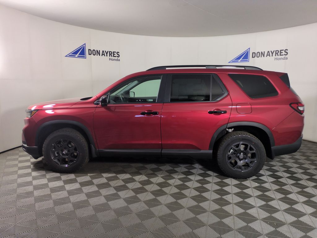2025 Honda Pilot TrailSport photo 2