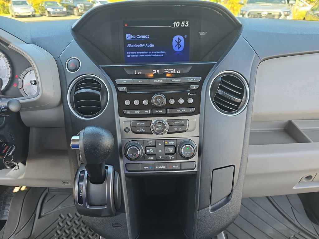 2015 Honda Pilot EX photo 18