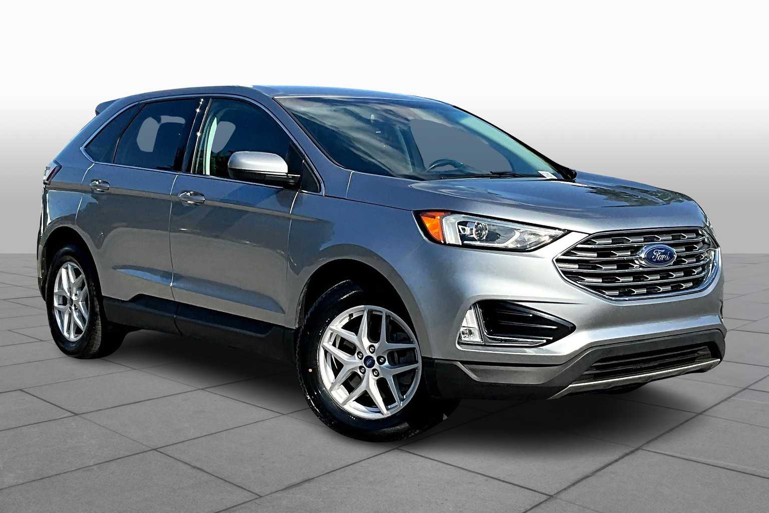 2021 Ford Edge SEL photo 2