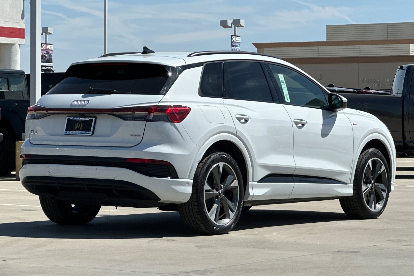 2023 Audi Q4 50 E-tron Prestige photo 5