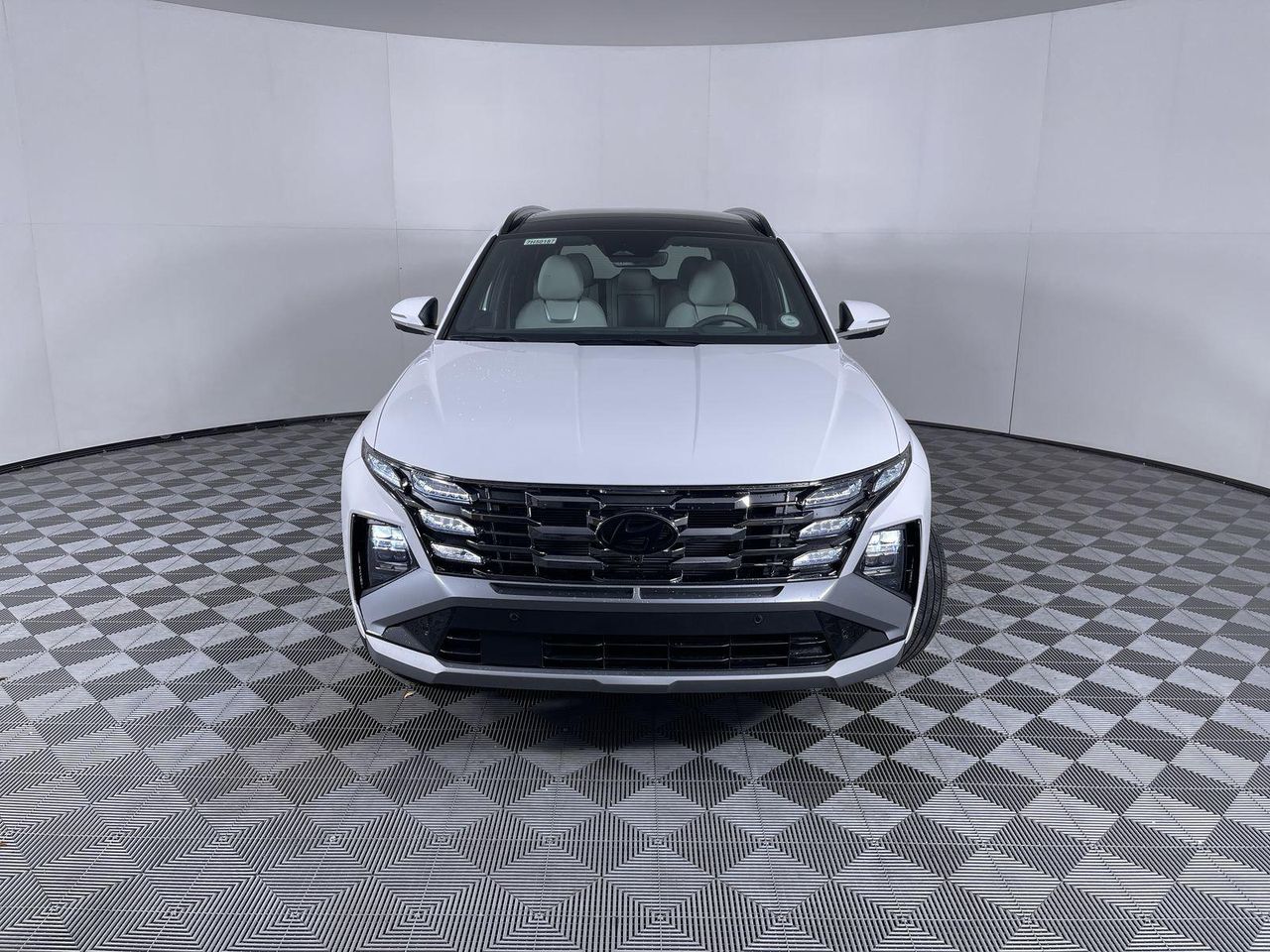 2025 Hyundai Tucson Limited photo 2