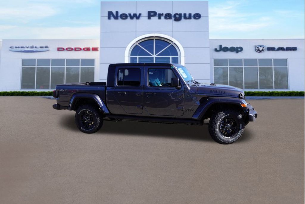 2025 Jeep Gladiator Willys photo 2