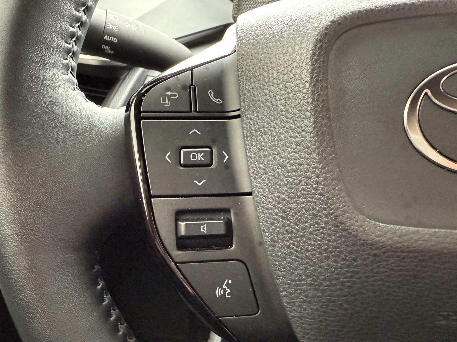 2024 Toyota Prius Limited photo 18