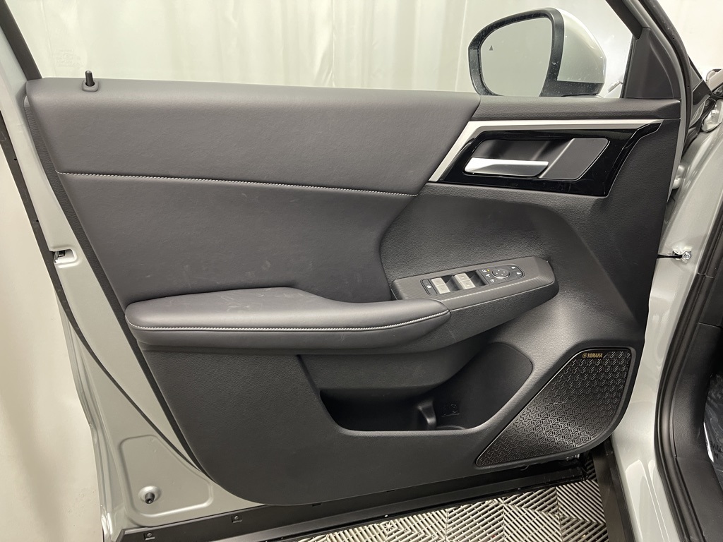 2025 Mitsubishi Outlander SE photo 20