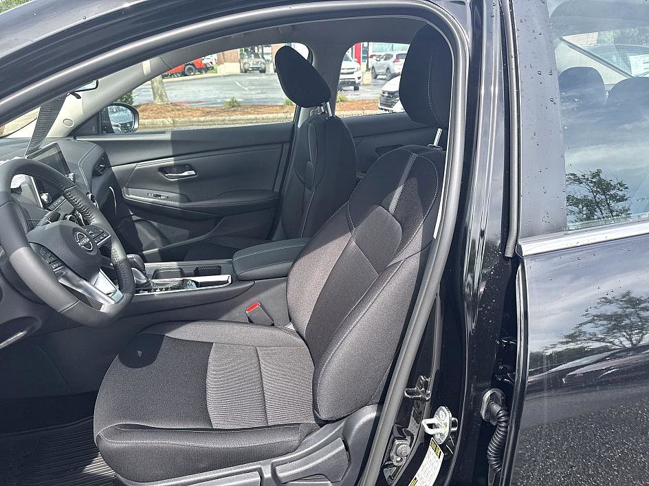 2025 Nissan Sentra SV photo 8