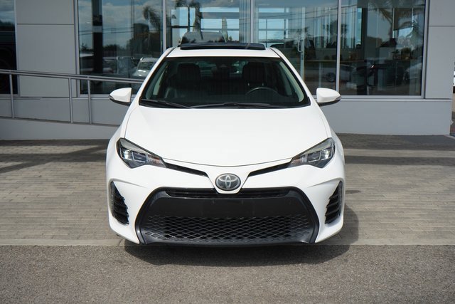2017 Toyota Corolla SE photo 3