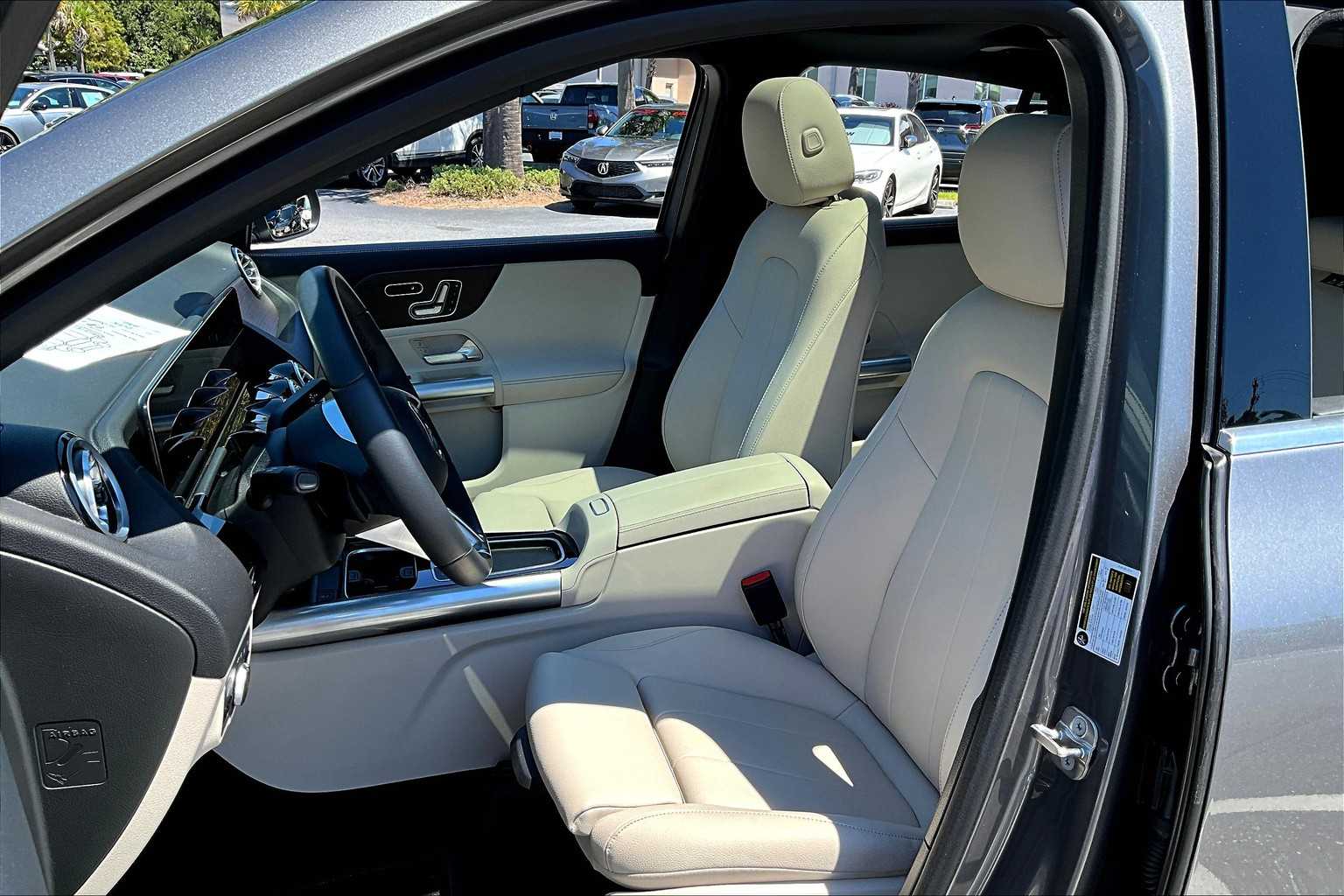 2025 Mercedes Benz GLA 250 photo 6