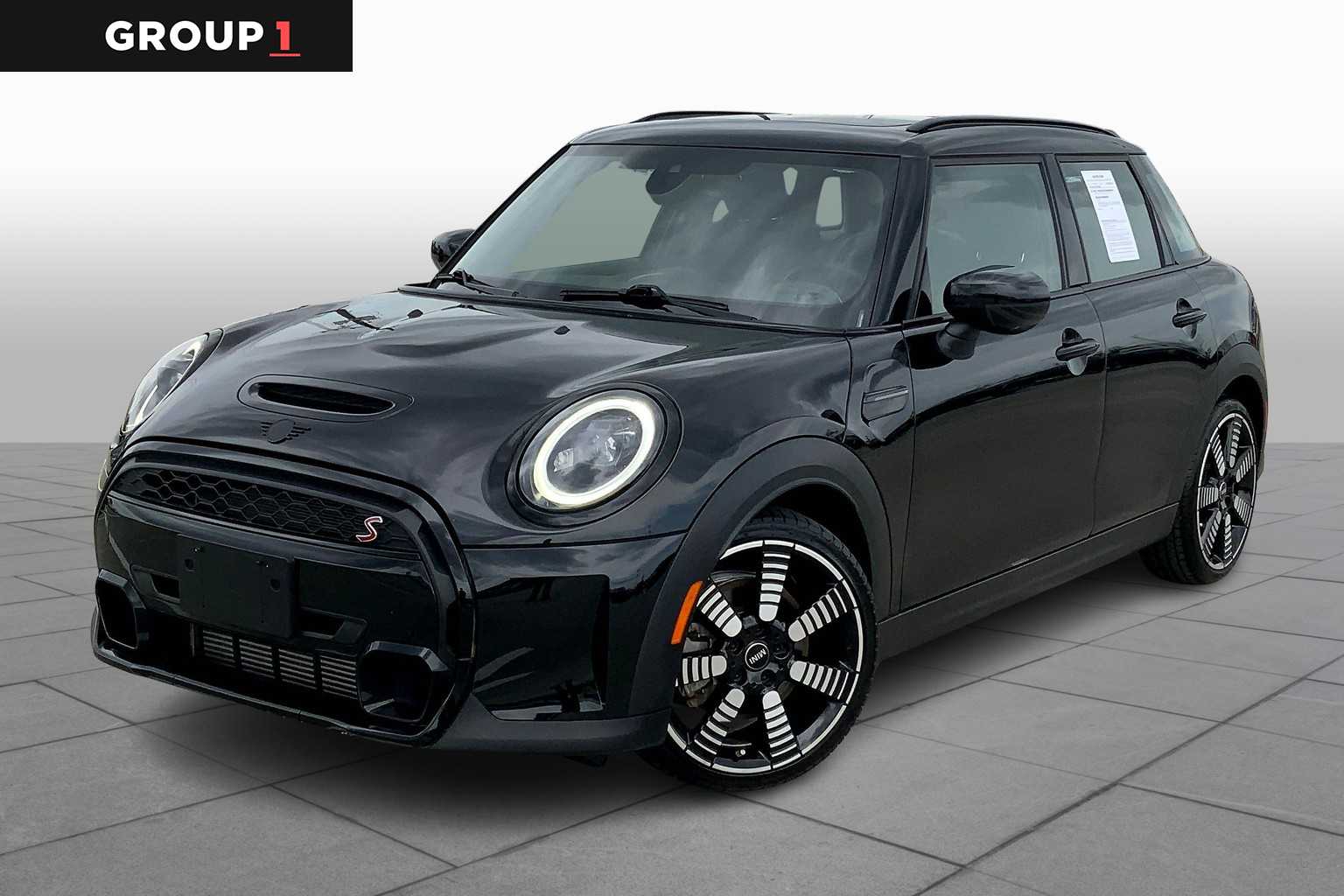 2023 MINI Hardtop 4 Door S's photo