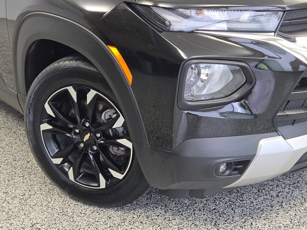 2021 Chevrolet Trailblazer LT photo 2
