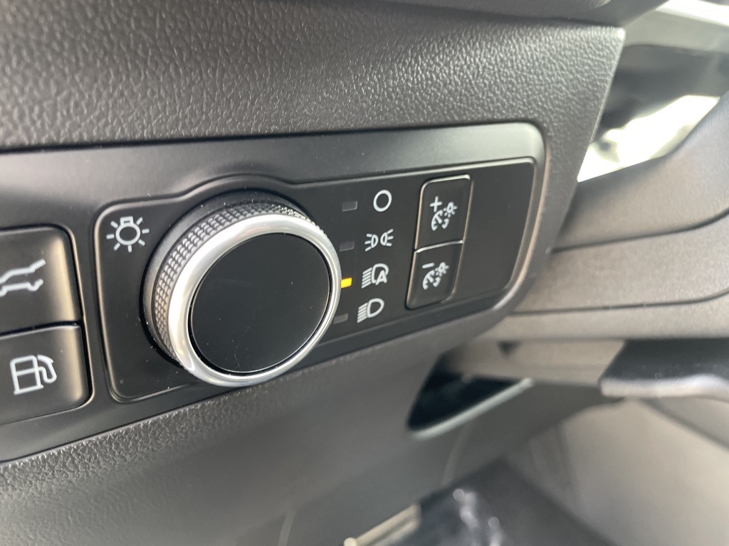 2024 Ford Escape Hybrid ST-Line photo 9