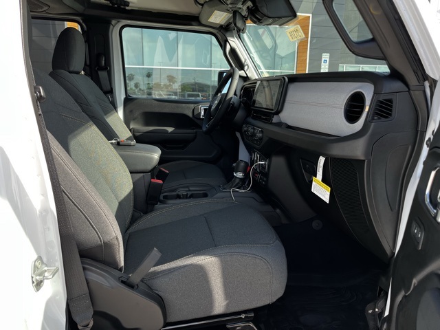 2025 Jeep Gladiator Willys photo 21