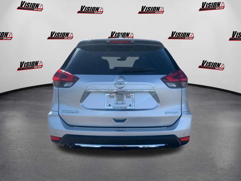 2020 Nissan Rogue SV photo 6