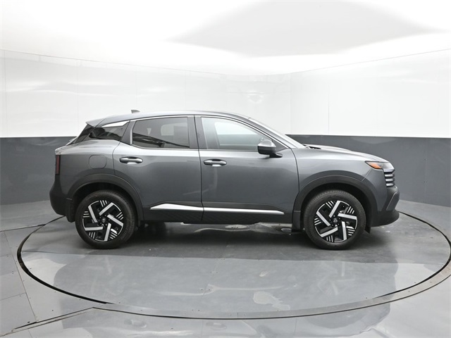 2025 Nissan Kicks SV photo 18