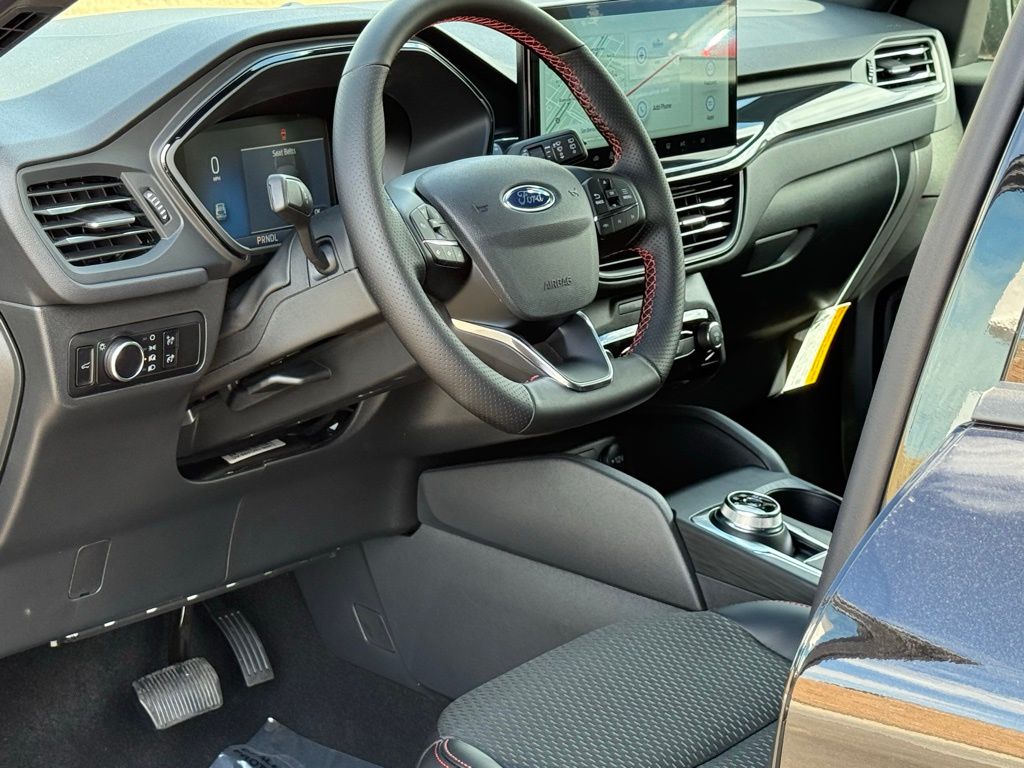 2025 Ford Escape ST-Line photo 7