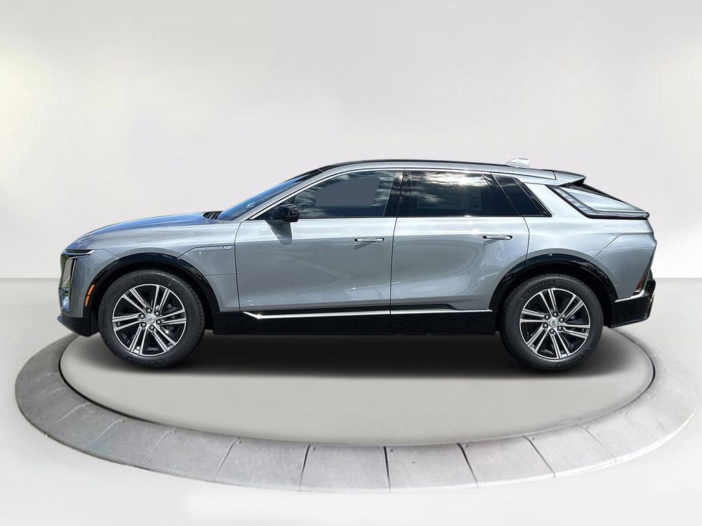 2026 Cadillac Lyriq Luxury photo 2