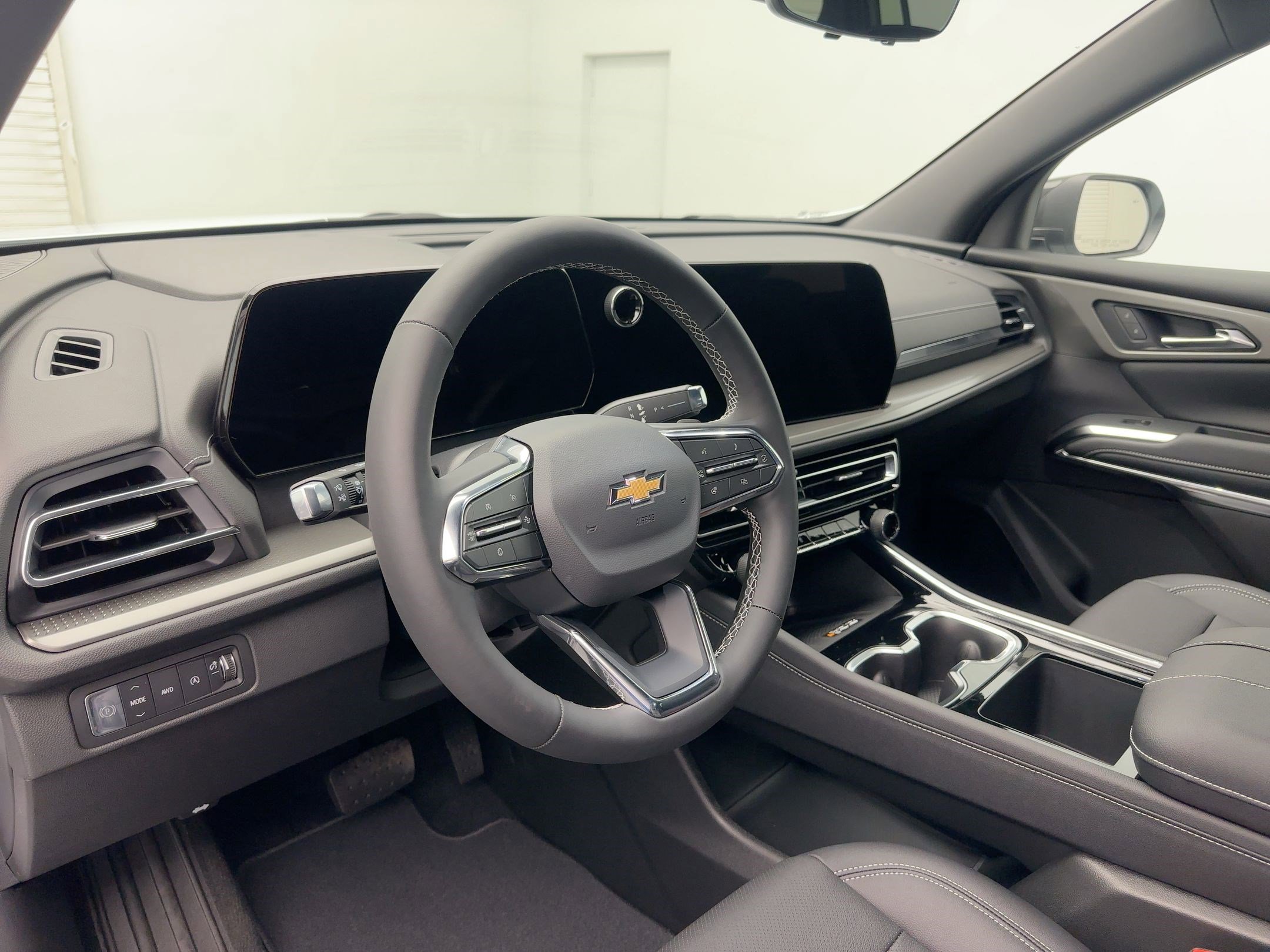 2026 Chevrolet Traverse photo 4