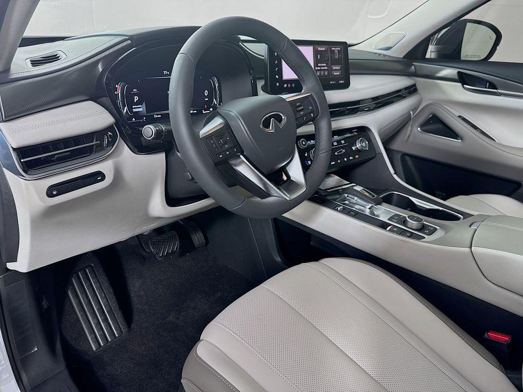 2026 Infiniti QX60 Luxe photo 9