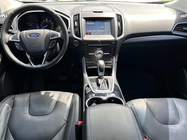 2017 Ford Edge Titanium photo 12
