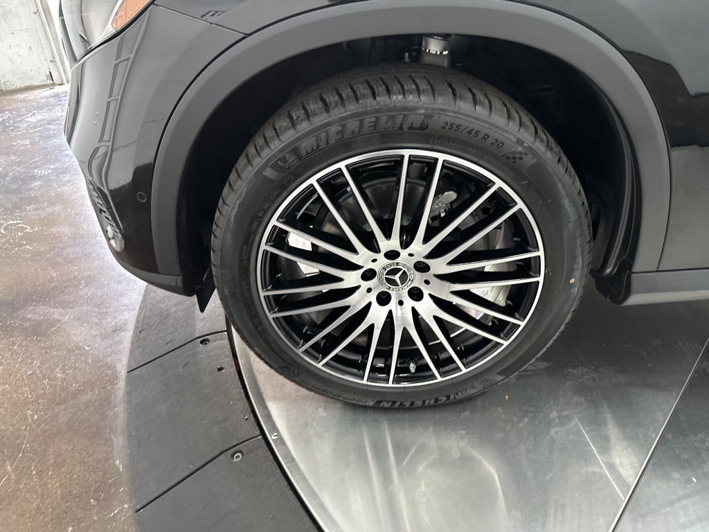 2026 Mercedes Benz GLC 300 photo 30