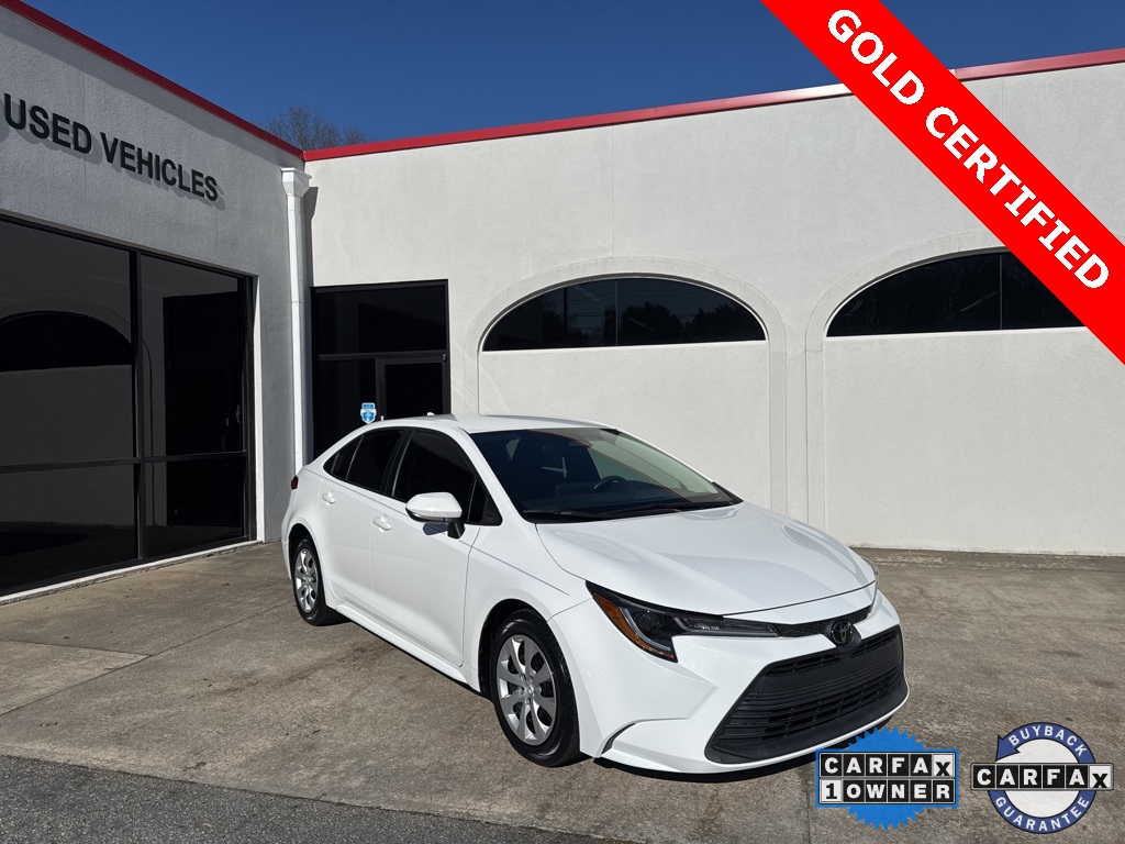 2023 Toyota Corolla LE's photo