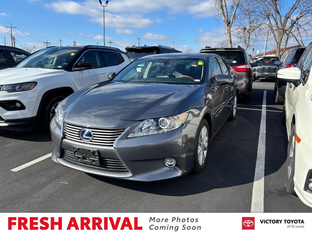 2014 Lexus ES 300h's photo