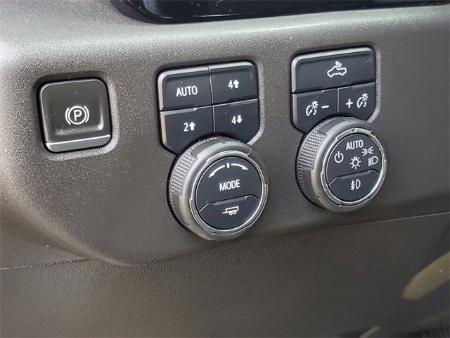 2022 Chevrolet Silverado 1500 RST photo 12