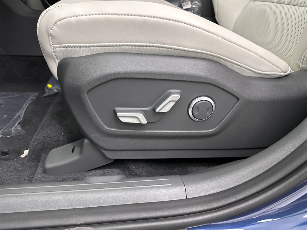 2026 Hyundai Santa Fe SEL photo 8
