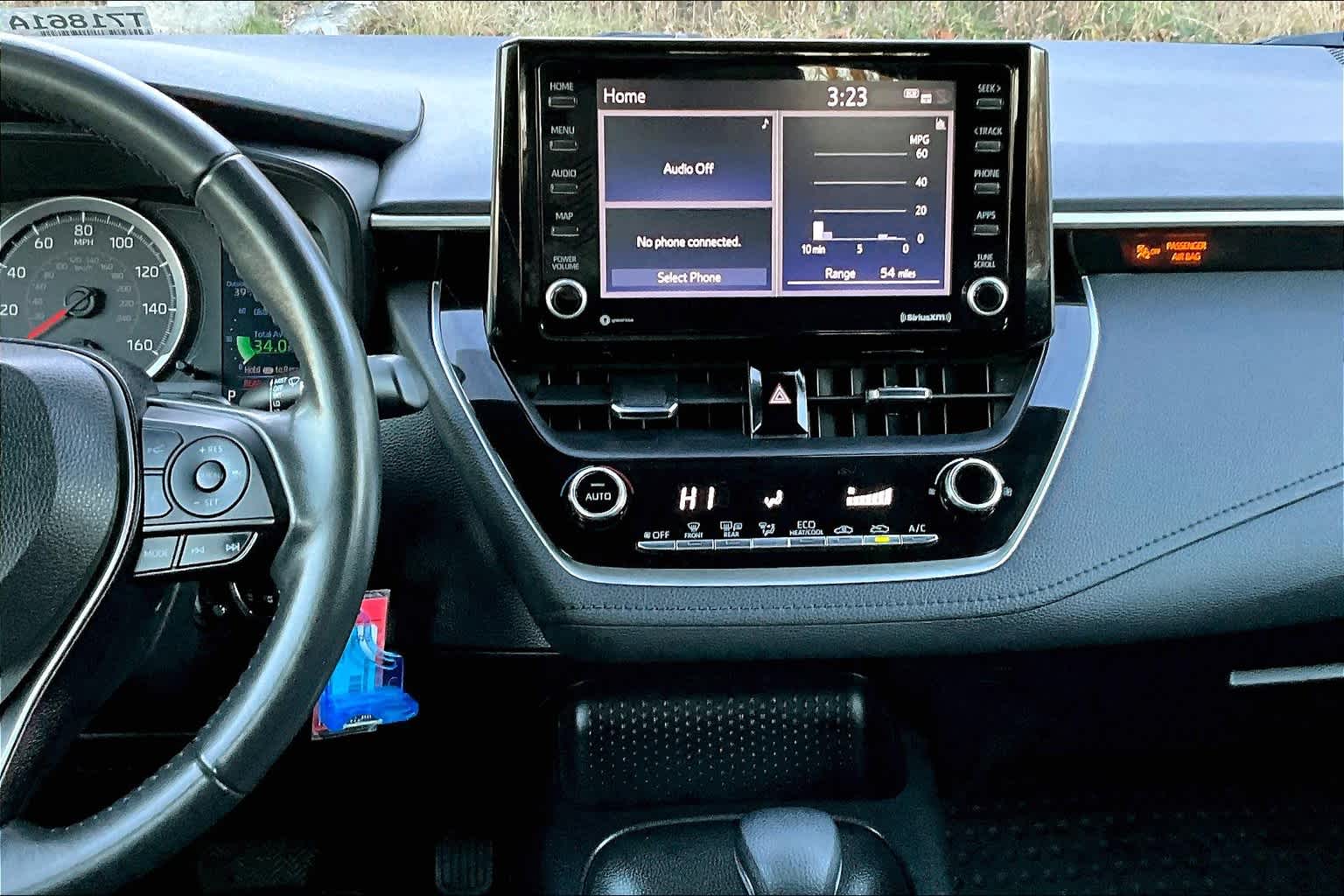 2022 Toyota Corolla SE photo 18