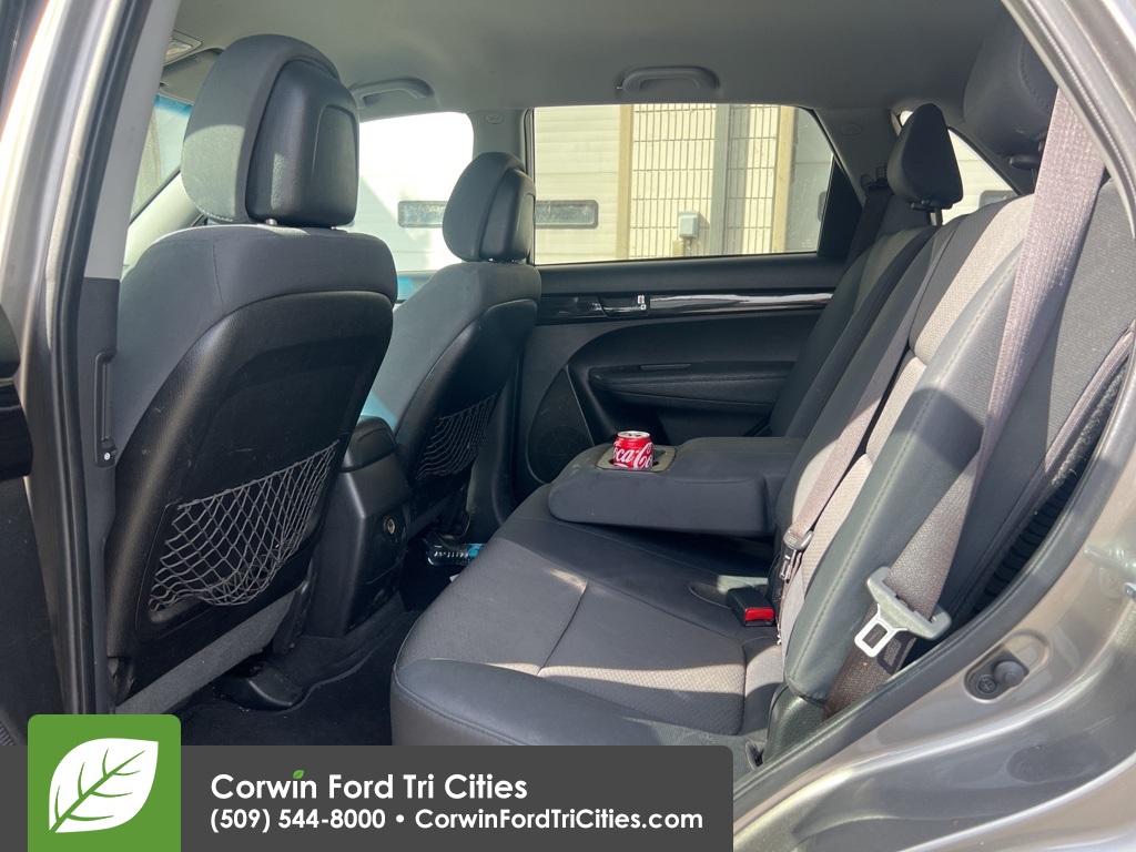 2013 Kia Sorento LX photo 8