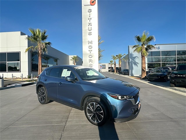 2023 Mazda CX-5 S Premium package's photo