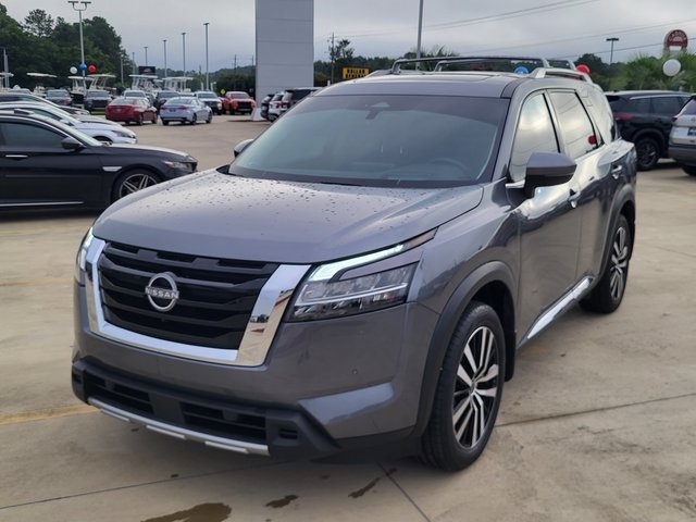 2024 Nissan Pathfinder Platinum photo 8