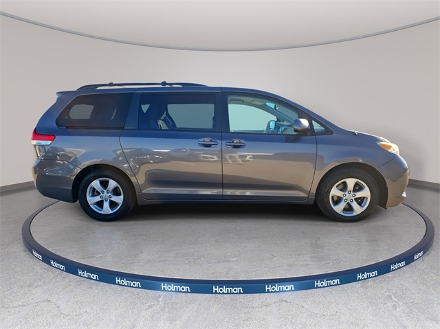 2013 Toyota Sienna LE photo 4