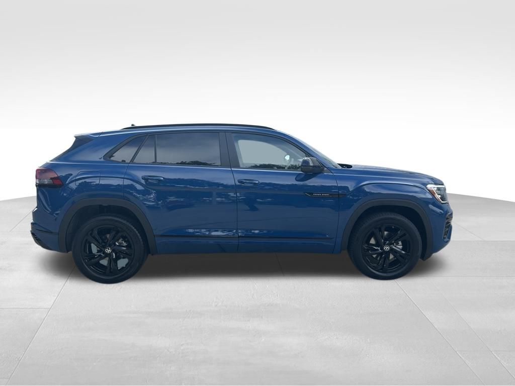 2026 Volkswagen Atlas Cross Sport SEL R-Line photo 2