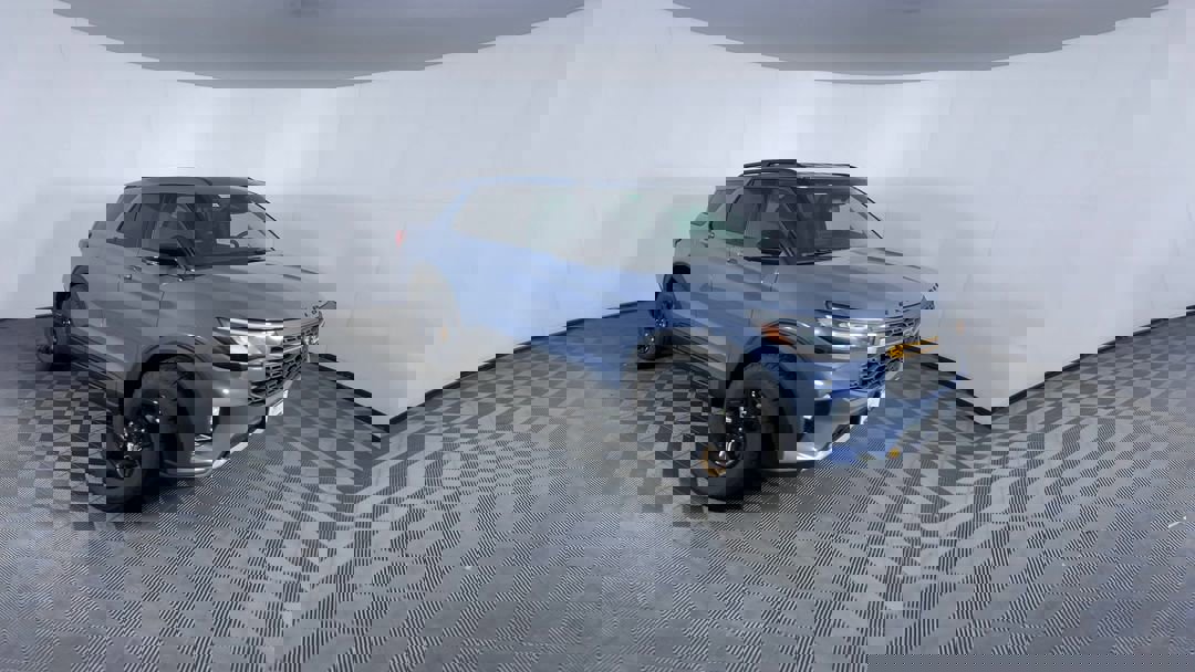 2026 Ford Explorer photo 2